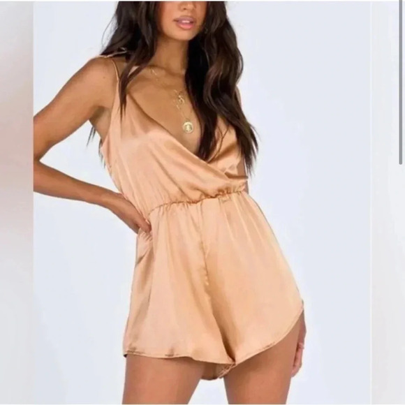 NWT Princess Polly Satin Sofia Lily Playsuit in Champagne Size 0 - Picture 1 of 8